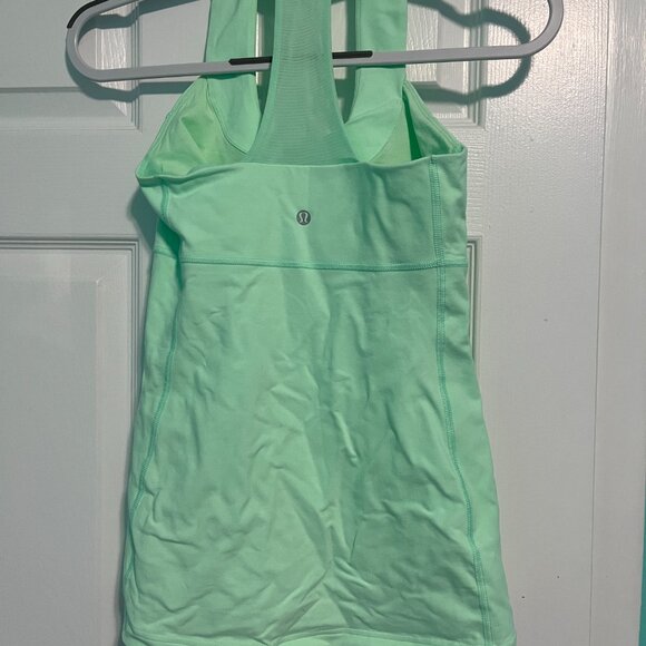 NWOT Lululemon scoop neck tank - Picture 2 of 4